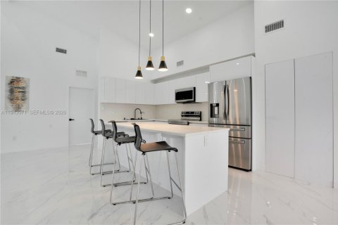 Villa ou maison à vendre à Cape Coral, Floride: 4 chambres, 213.21 m2 № 1999340 - photo 17