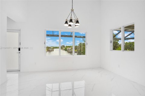 Villa ou maison à vendre à Cape Coral, Floride: 4 chambres, 213.21 m2 № 1999340 - photo 21