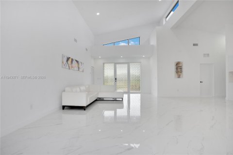 Villa ou maison à vendre à Cape Coral, Floride: 4 chambres, 213.21 m2 № 1999340 - photo 23