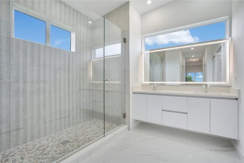 Villa ou maison à vendre à Cape Coral, Floride: 4 chambres, 213.21 m2 № 1999340 - photo 26