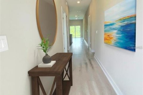 Propiedad comercial en venta en Port Charlotte, Florida, 6 dormitorios, 222.97 m2 № 2120687 - foto 2