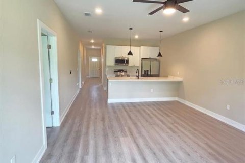 Propiedad comercial en venta en Port Charlotte, Florida, 6 dormitorios, 222.97 m2 № 2120687 - foto 14