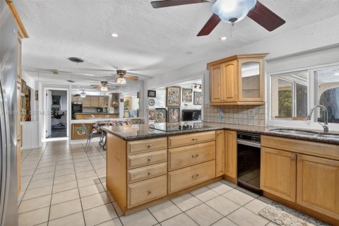 Villa ou maison à vendre à Plantation, Floride: 4 chambres, 239.5 m2 № 1990550 - photo 13