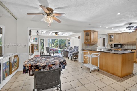 Villa ou maison à vendre à Plantation, Floride: 4 chambres, 239.5 m2 № 1990550 - photo 11