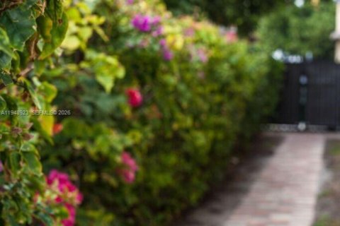 Снять в аренду квартиру в Майами, Флорида 1 спальня, 41.81м2, № 2004709 - фото 10