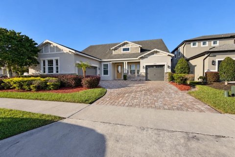 House in Winter Garden, Florida 5 bedrooms, 289.67 sq.m. № 2425977 - photo 11