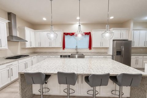 House in Winter Garden, Florida 5 bedrooms, 289.67 sq.m. № 2425977 - photo 13