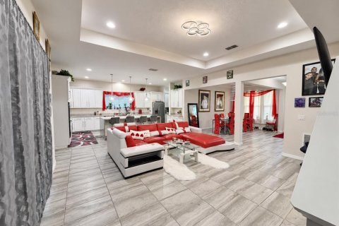 House in Winter Garden, Florida 5 bedrooms, 289.67 sq.m. № 2425977 - photo 3