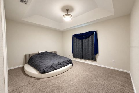 House in Winter Garden, Florida 5 bedrooms, 289.67 sq.m. № 2425977 - photo 23