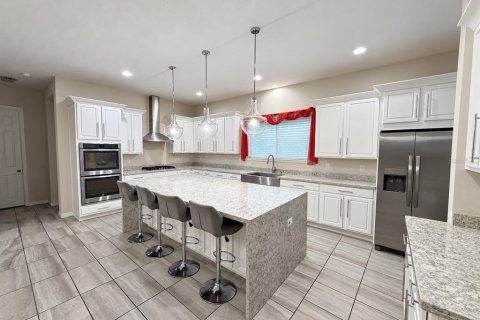 House in Winter Garden, Florida 5 bedrooms, 289.67 sq.m. № 2425977 - photo 2