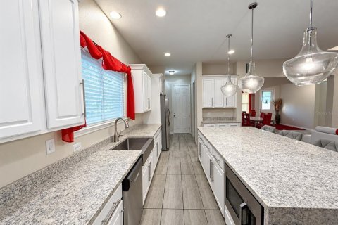 House in Winter Garden, Florida 5 bedrooms, 289.67 sq.m. № 2425977 - photo 18