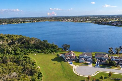 House in Winter Garden, Florida 5 bedrooms, 289.67 sq.m. № 2425977 - photo 4