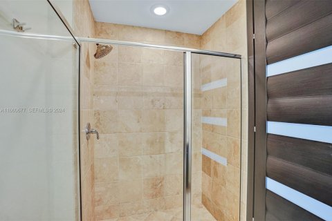 Condo in Sunny Isles Beach, Florida, 3 bedrooms № 2090262 - photo 22