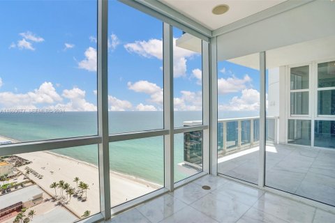 Condo in Sunny Isles Beach, Florida, 3 bedrooms № 2090262 - photo 27