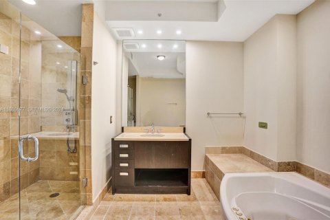 Condo in Sunny Isles Beach, Florida, 3 bedrooms № 2090262 - photo 13