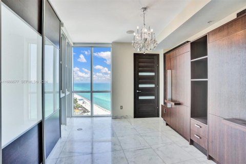 Condo in Sunny Isles Beach, Florida, 3 bedrooms № 2090262 - photo 18