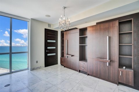Condo in Sunny Isles Beach, Florida, 3 bedrooms № 2090262 - photo 20