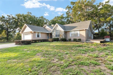 Casa en Ocala, Florida 3 dormitorios, 285.58 m2 № 2108428