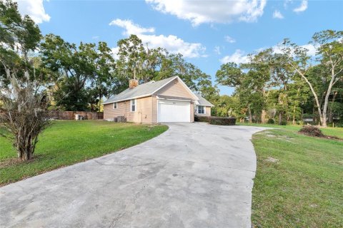 House in Ocala, Florida 3 bedrooms, 285.58 sq.m. № 2108428 - photo 3