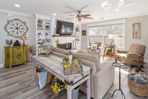 House in The Villages, Florida 4 bedrooms, 167.22 sq.m. № 1537295 - photo 8