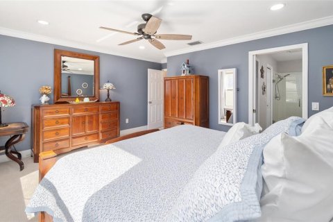 House in The Villages, Florida 4 bedrooms, 167.22 sq.m. № 1537295 - photo 17