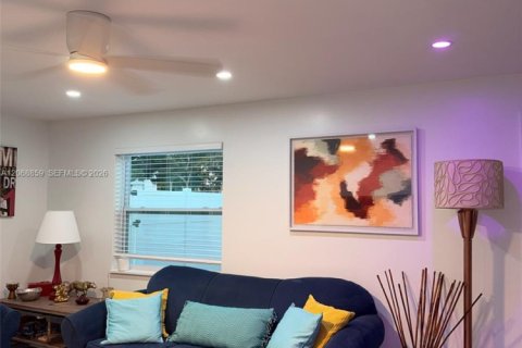 Villa ou maison à Lantana, Floride 3 chambres, 93.55 m2 № 2292890