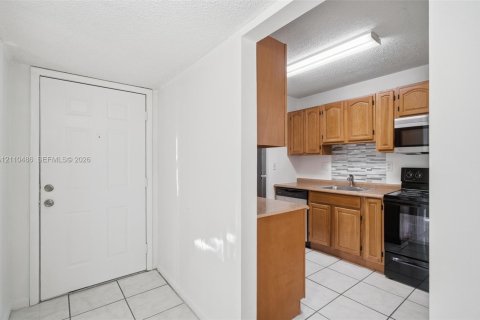 Снять в аренду кондоминиум в Майами, Флорида 2 спальни, 85.19м2, № 2426313 - фото 3