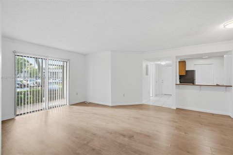 Снять в аренду кондоминиум в Майами, Флорида 2 спальни, 85.19м2, № 2426313 - фото 9