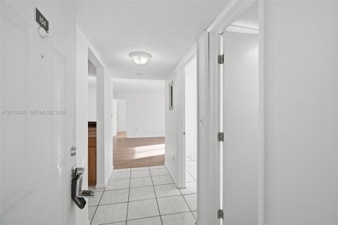 Снять в аренду кондоминиум в Майами, Флорида 2 спальни, 85.19м2, № 2426313 - фото 14