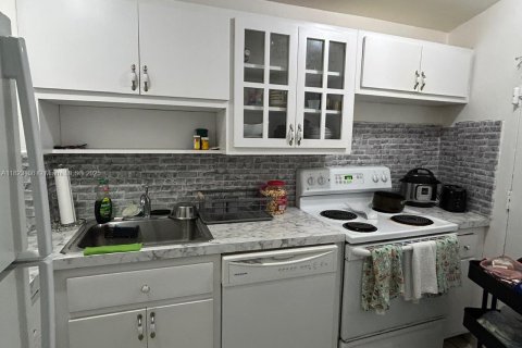 Copropriété à vendre à Miami Beach, Floride: 1 chambre, 74.04 m2 № 1979643 - photo 20