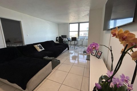 Copropriété à vendre à Miami Beach, Floride: 1 chambre, 74.04 m2 № 1979643 - photo 12