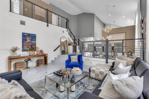 Villa ou maison à louer à Miramar, Floride: 4 chambres, 285.86 m2 № 2051423 - photo 4