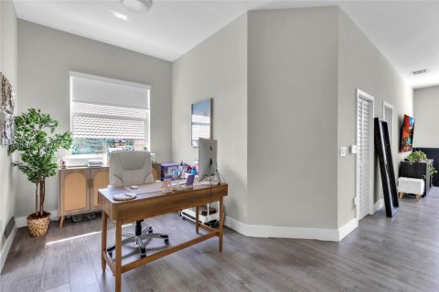 Villa ou maison à louer à Miramar, Floride: 4 chambres, 285.86 m2 № 2051423 - photo 15