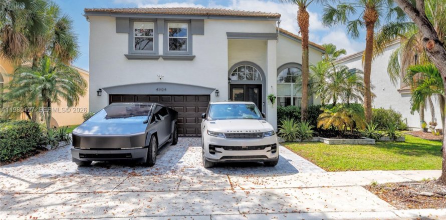 Villa ou maison à Miramar, Floride 4 chambres, 285.86 m2 № 2051423