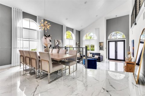 Villa ou maison à louer à Miramar, Floride: 4 chambres, 285.86 m2 № 2051423 - photo 5