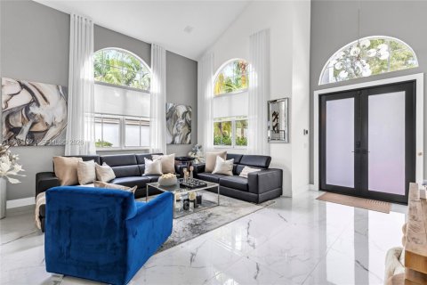 Villa ou maison à louer à Miramar, Floride: 4 chambres, 285.86 m2 № 2051423 - photo 3