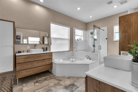 Villa ou maison à louer à Miramar, Floride: 4 chambres, 285.86 m2 № 2051423 - photo 17