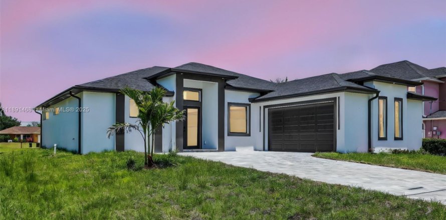 Casa en Cape Coral, Florida 3 dormitorios, 181.16 m2 № 1945744