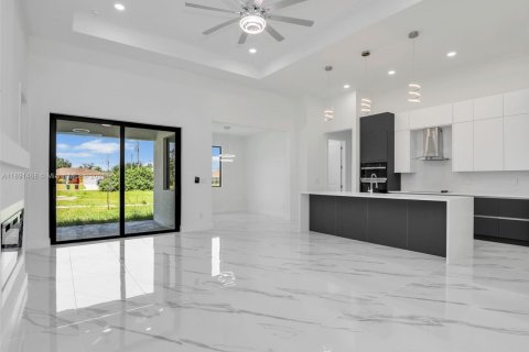 Casa en venta en Cape Coral, Florida, 3 dormitorios, 181.16 m2 № 1945744 - foto 19