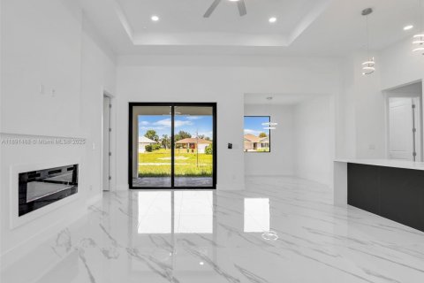 Casa en venta en Cape Coral, Florida, 3 dormitorios, 181.16 m2 № 1945744 - foto 18