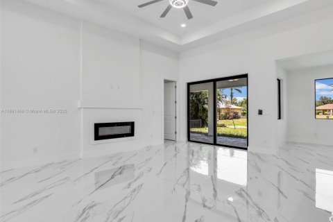 Casa en venta en Cape Coral, Florida, 3 dormitorios, 181.16 m2 № 1945744 - foto 17
