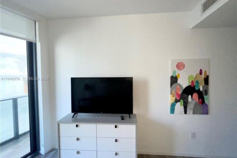 Condo in Miami, Florida, 3 bedrooms  № 2003619 - photo 15