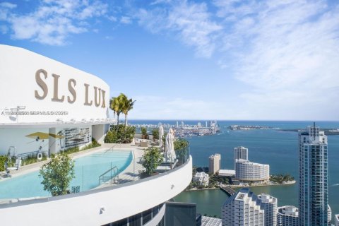 Condo in Miami, Florida, 3 bedrooms  № 2003619