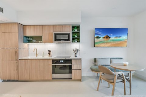 Condo in Miami, Florida  № 1735653 - photo 6