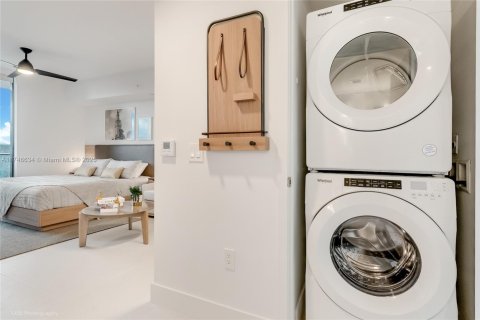Condo in Miami, Florida  № 1735653 - photo 8