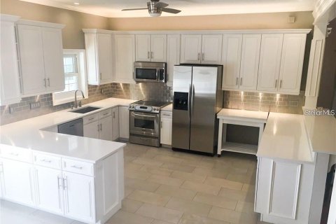 House in Tierra Verde, Florida 4 bedrooms, 413.97 sq.m. № 1854187 - photo 6