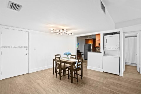 Copropriété à vendre à Tamarac, Floride: 2 chambres, 96.62 m2 № 1762559 - photo 2