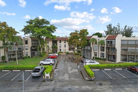 Copropriété à vendre à Tamarac, Floride: 2 chambres, 96.62 m2 № 1762559 - photo 26