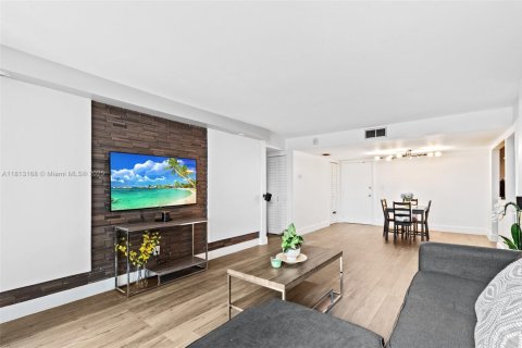 Copropriété à vendre à Tamarac, Floride: 2 chambres, 96.62 m2 № 1762559 - photo 9