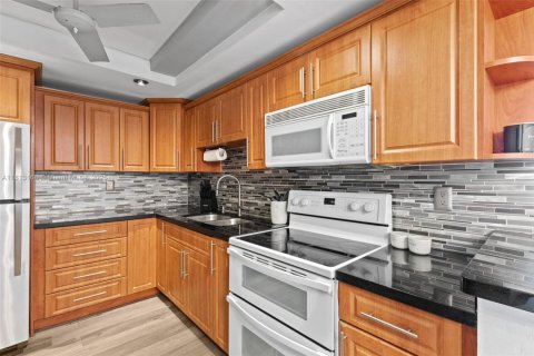 Copropriété à vendre à Tamarac, Floride: 2 chambres, 96.62 m2 № 1762559 - photo 11